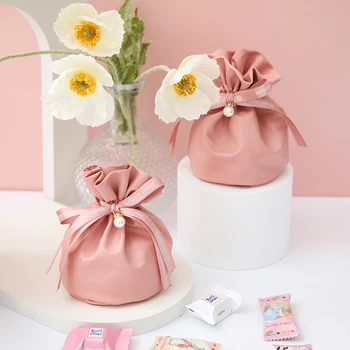 10 adet Küçük Deri Düğün Hediye Kutusu Yeni Yaratıcı Düz Renk Şeker Kutuları Ambalaj El hediye çantası Bebek Duş Parti Malzemeleri